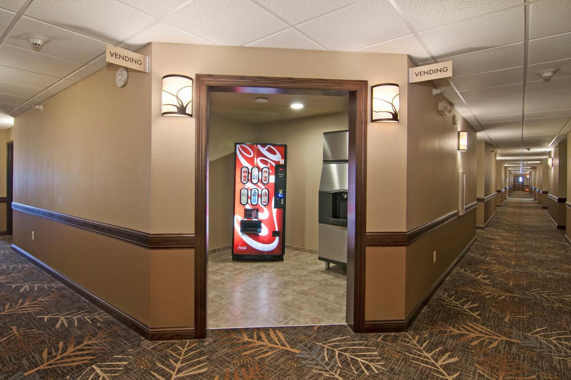 ホテル The Watford Watford City エクステリア 写真