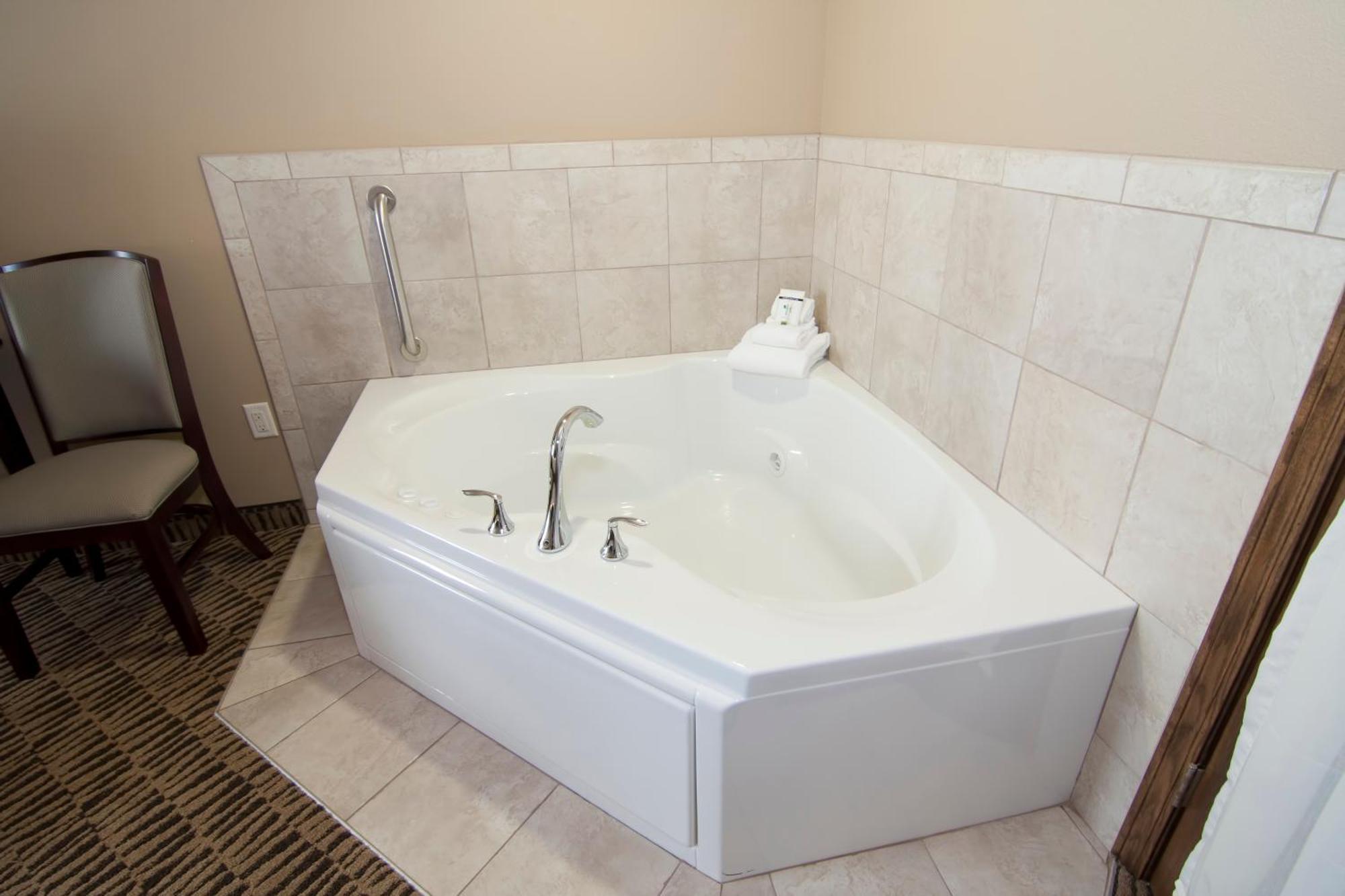 ホテル The Watford Watford City エクステリア 写真